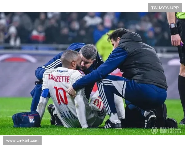 拉卡泽替补破门助力里昂逆转里尔 以2-1获胜